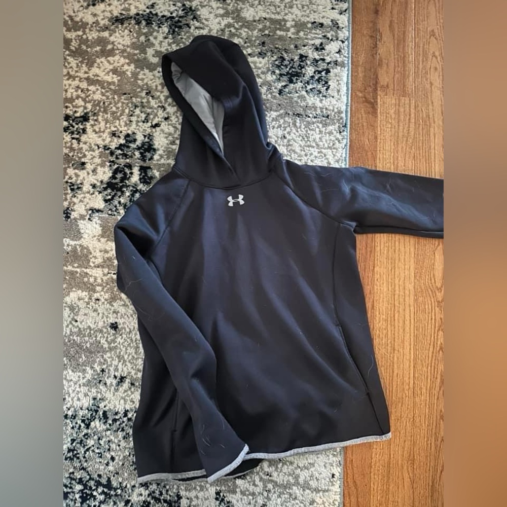 Small UA sweatshirt